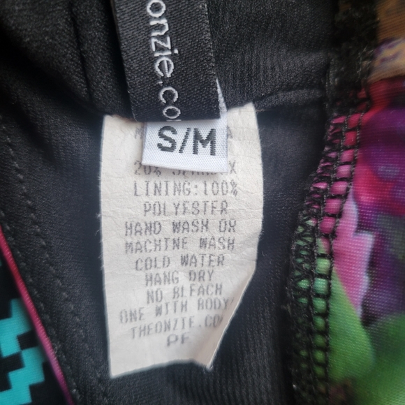 Onzie V strap back sports bra - Picture 5 of 8